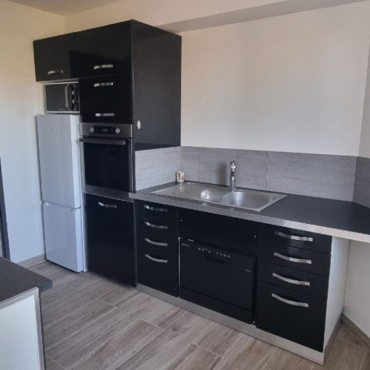  Annonces VITROLLES : Apartment | VENTABREN (13122) | 60 m2 | 1 240 &euro; 