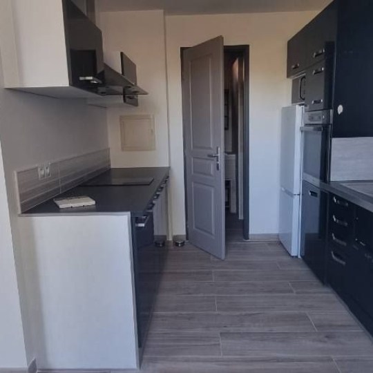 Annonces VITROLLES : Apartment | VENTABREN (13122) | 60 m2 | 1 240 &euro; 