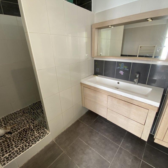  Annonces VITROLLES : Appartement | MARSEILLE (13015) | 64 m2 | 129 000 &euro; 