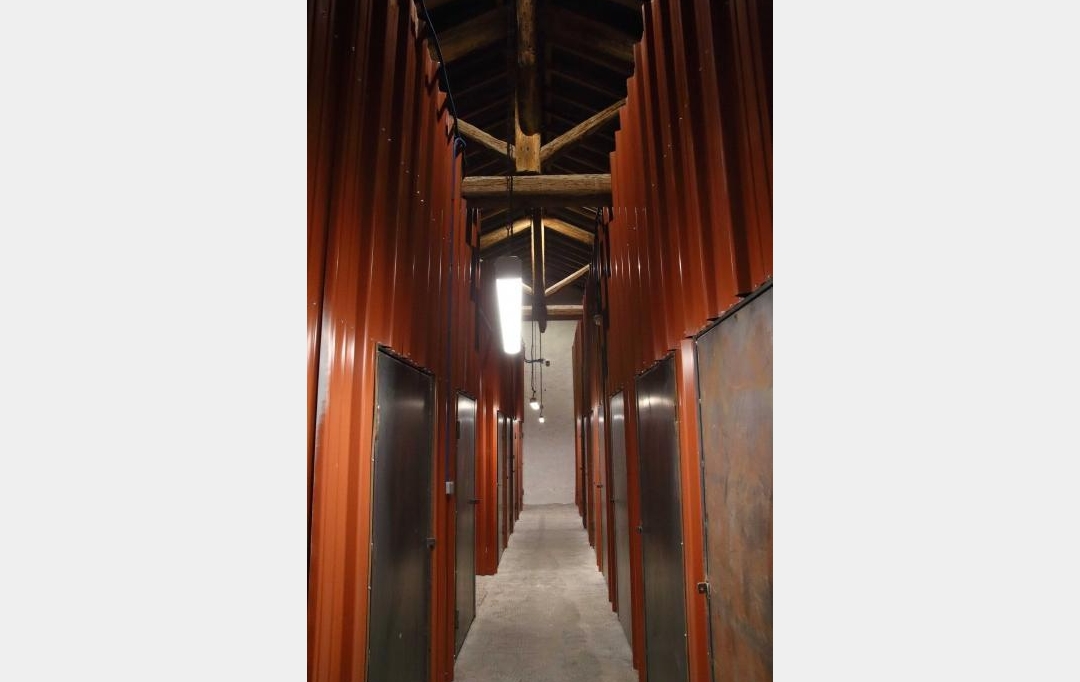 Annonces VITROLLES : Garage / Parking | LES PENNES-MIRABEAU (13170) | 5 m2 | 90 &euro; 