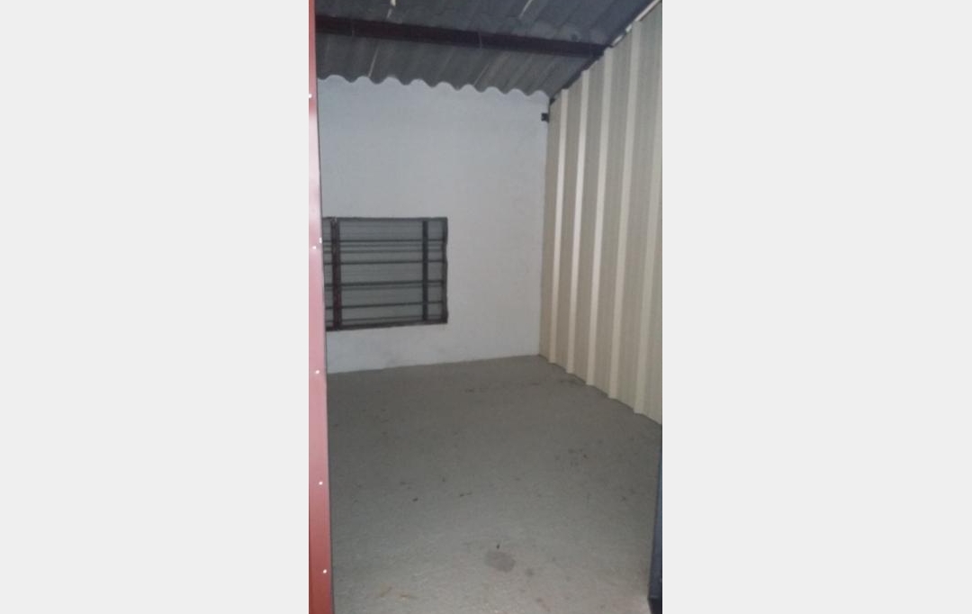 Annonces VITROLLES : Garage / Parking | LES PENNES-MIRABEAU (13170) | 5 m2 | 90 &euro; 