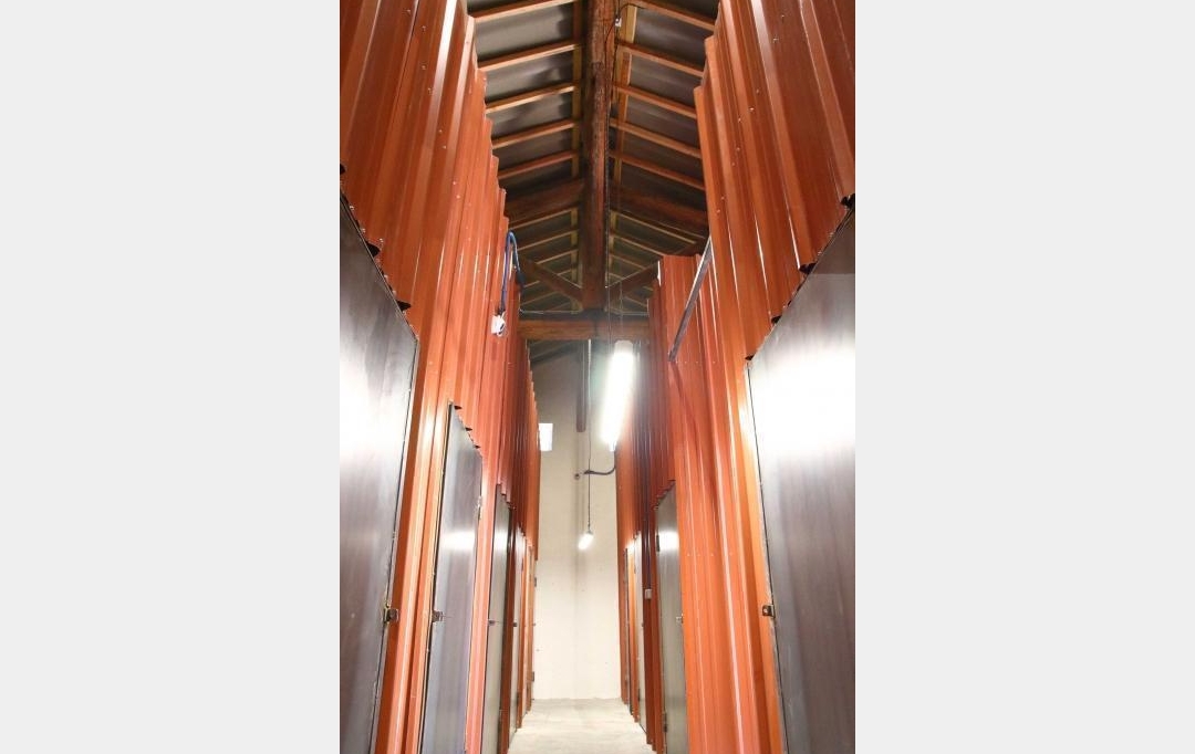 Annonces VITROLLES : Garage / Parking | LES PENNES-MIRABEAU (13170) | 5 m2 | 99 &euro; 