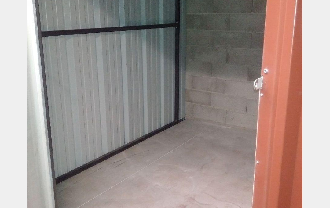 Annonces VITROLLES : Garage / Parking | CABRIES (13480) | 5 m2 | 90 &euro; 