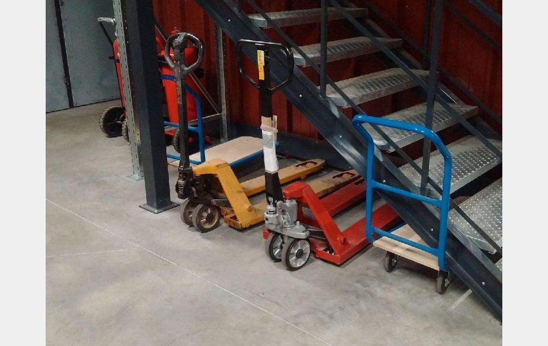 Annonces VITROLLES : Garage / Parking | CABRIES (13480) | 5 m2 | 90 &euro; 