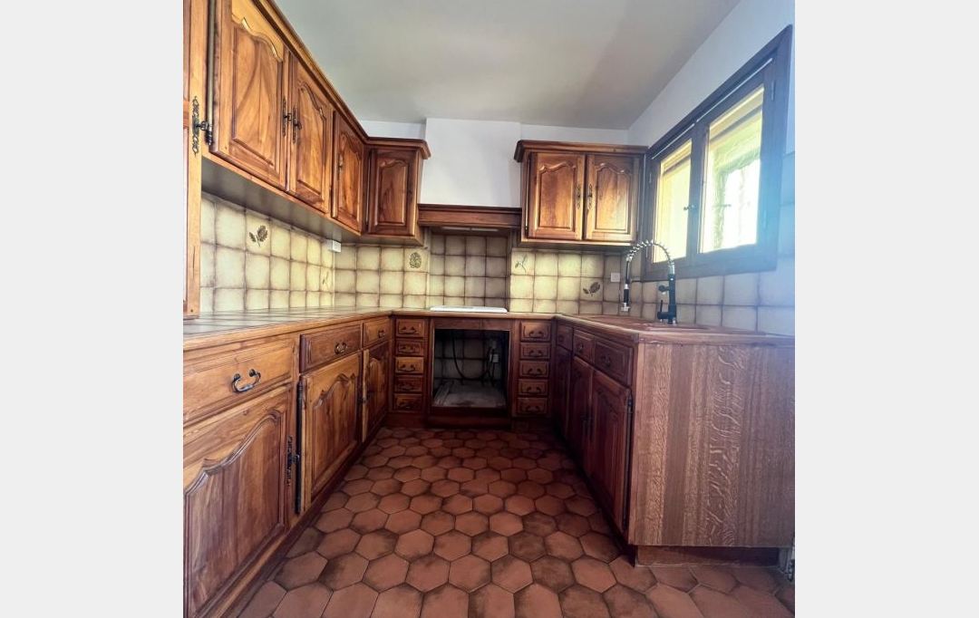 Annonces VITROLLES : Appartement | LES PENNES-MIRABEAU (13170) | 67 m2 | 970 &euro; 