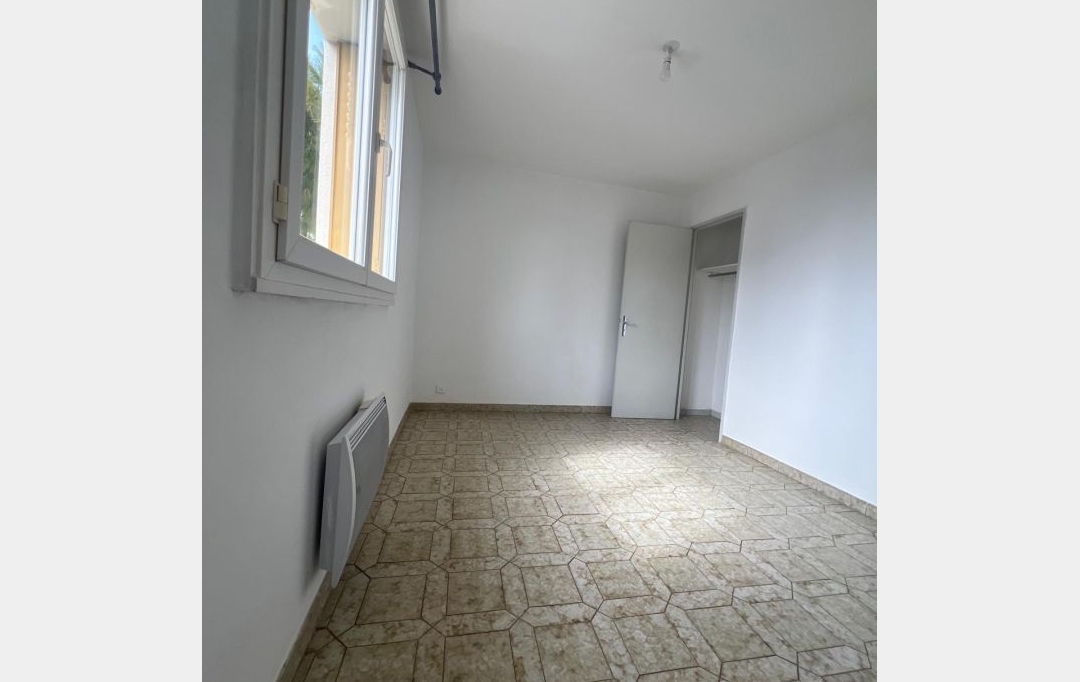 Annonces VITROLLES : Appartement | LES PENNES-MIRABEAU (13170) | 67 m2 | 970 &euro; 