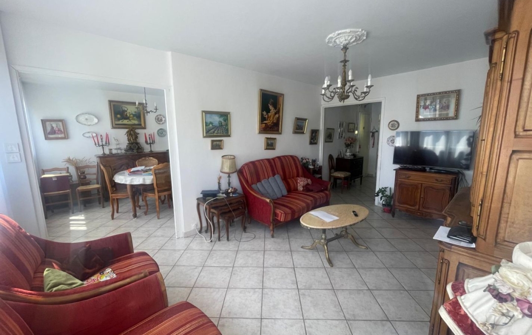 Annonces VITROLLES : Apartment | MARSEILLE (13015) | 74 m2 | 139 500 &euro; 