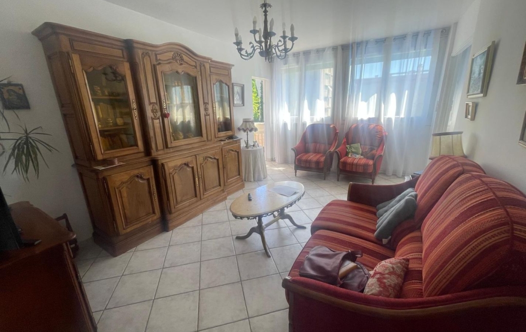 Annonces VITROLLES : Apartment | MARSEILLE (13015) | 74 m2 | 139 500 &euro; 