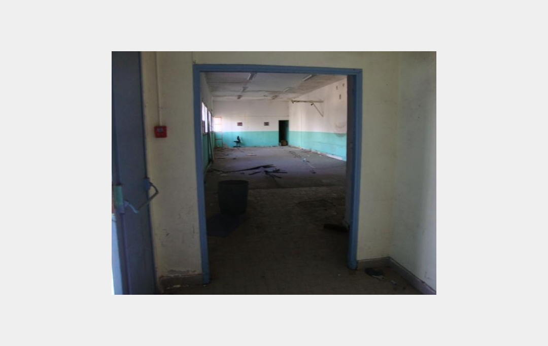 Annonces VITROLLES : Office | MARSEILLE (13015) | 151 m2 | 176 000 &euro; 