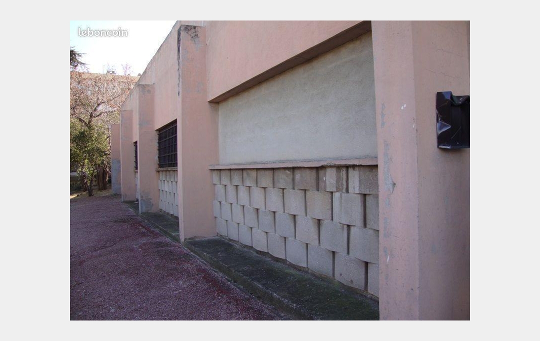 Annonces VITROLLES : Office | MARSEILLE (13015) | 151 m2 | 176 000 &euro; 