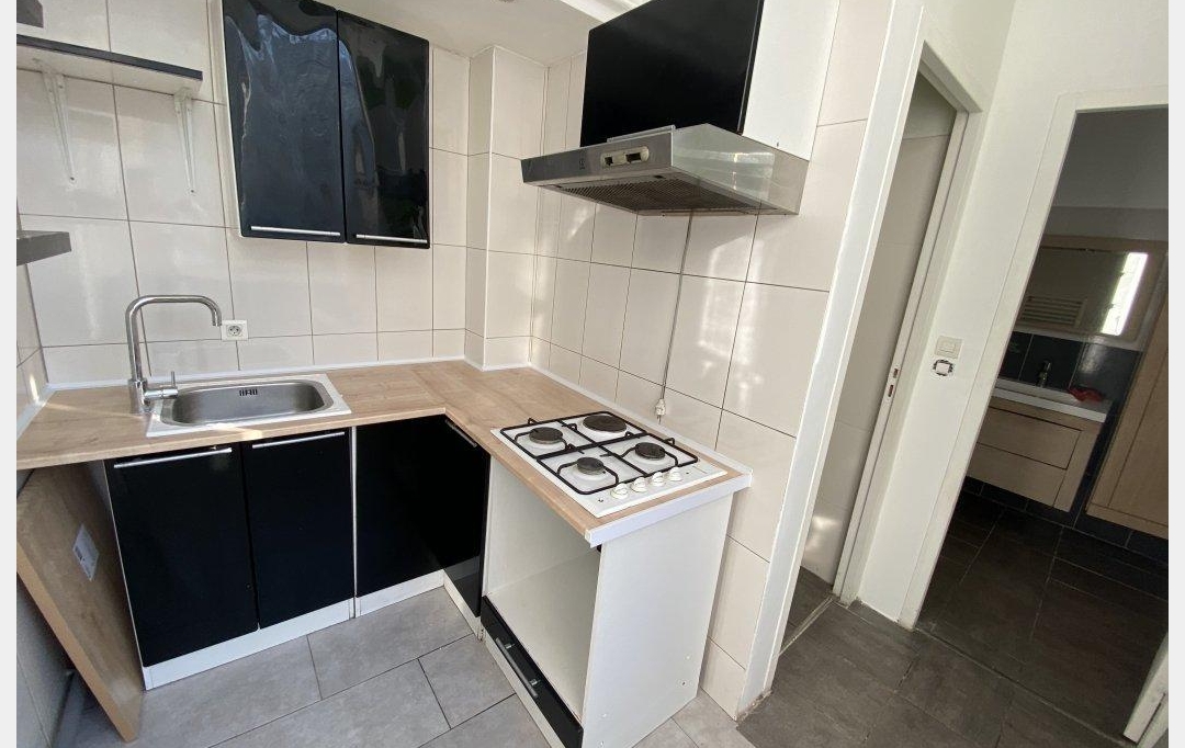 Annonces VITROLLES : Appartement | MARSEILLE (13015) | 64 m2 | 129 000 &euro; 