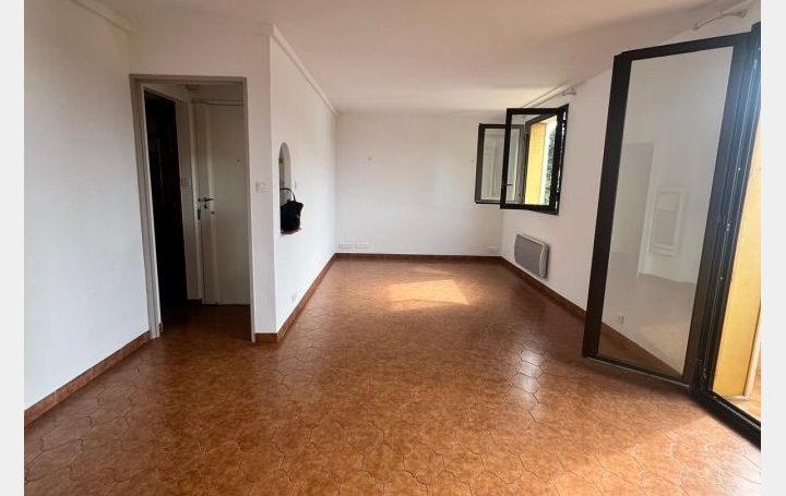  Annonces VITROLLES Apartment | LES PENNES-MIRABEAU (13170) | 67 m2 | 970 € 